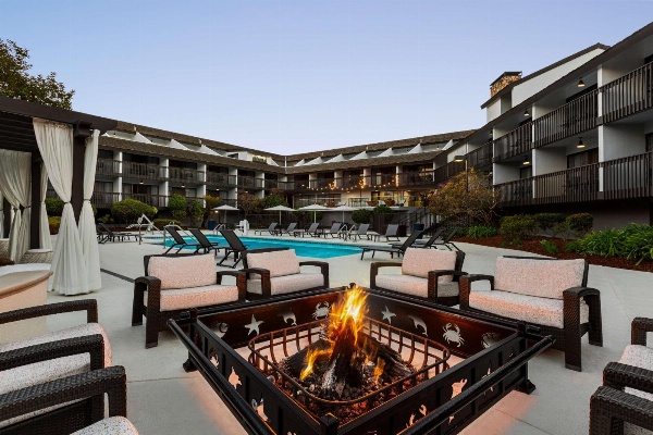 Hilton Garden Inn Monterey image 7